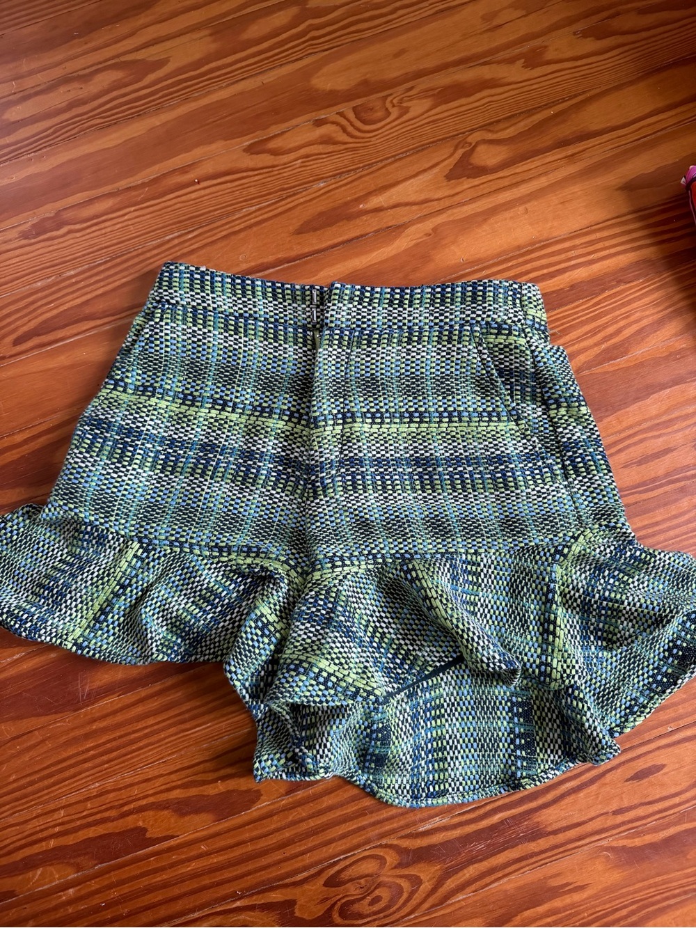 Textured Green Plaid Ruffle Hem Shorts - Picture 2 of 4